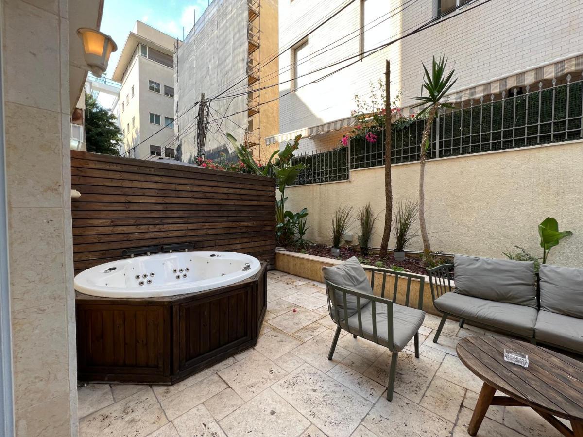 Beer Garden Hotel Tel Aviv Bagian luar foto