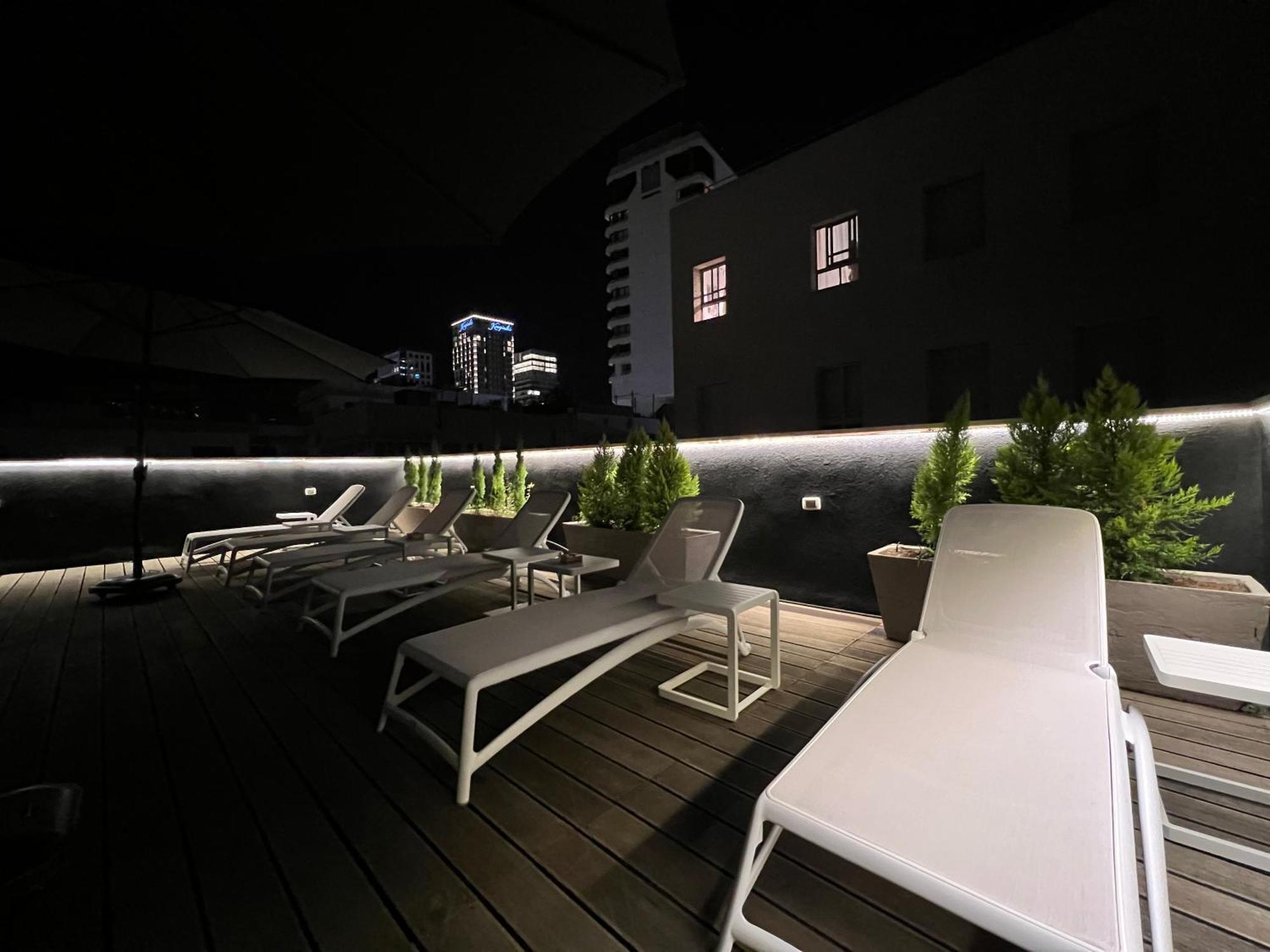 Beer Garden Hotel Tel Aviv Bagian luar foto