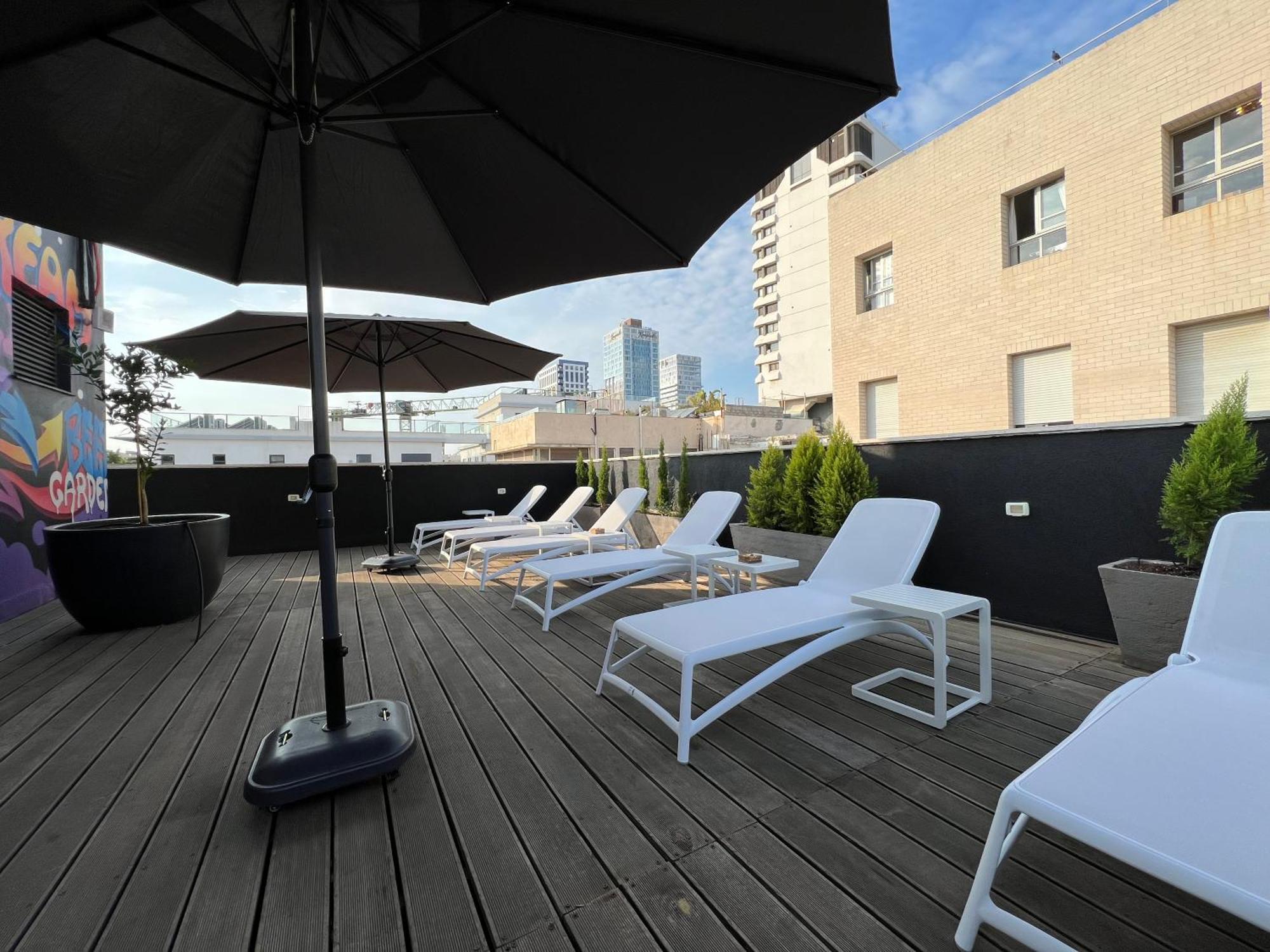 Beer Garden Hotel Tel Aviv Bagian luar foto