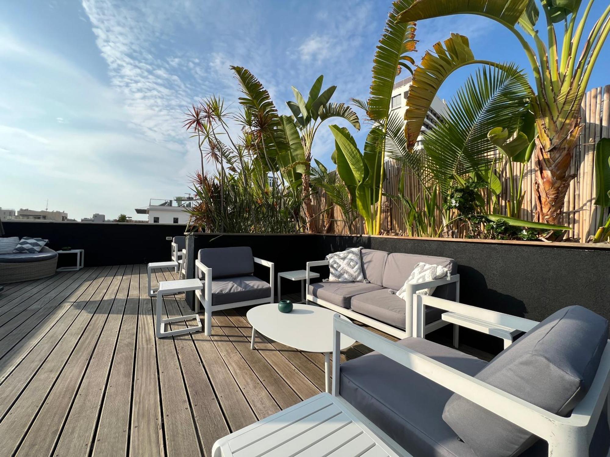 Beer Garden Hotel Tel Aviv Bagian luar foto