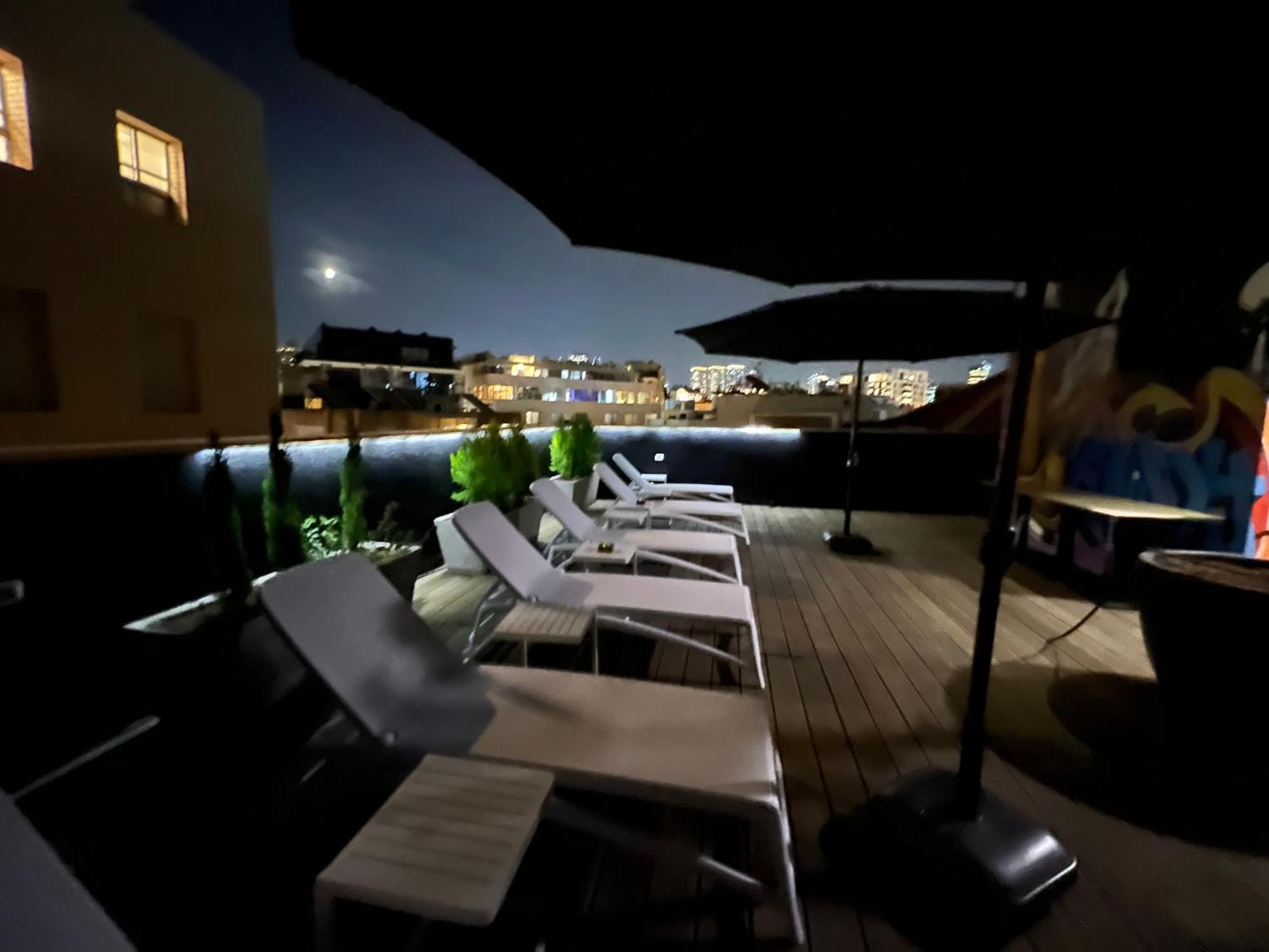 Beer Garden Hotel Tel Aviv Bagian luar foto