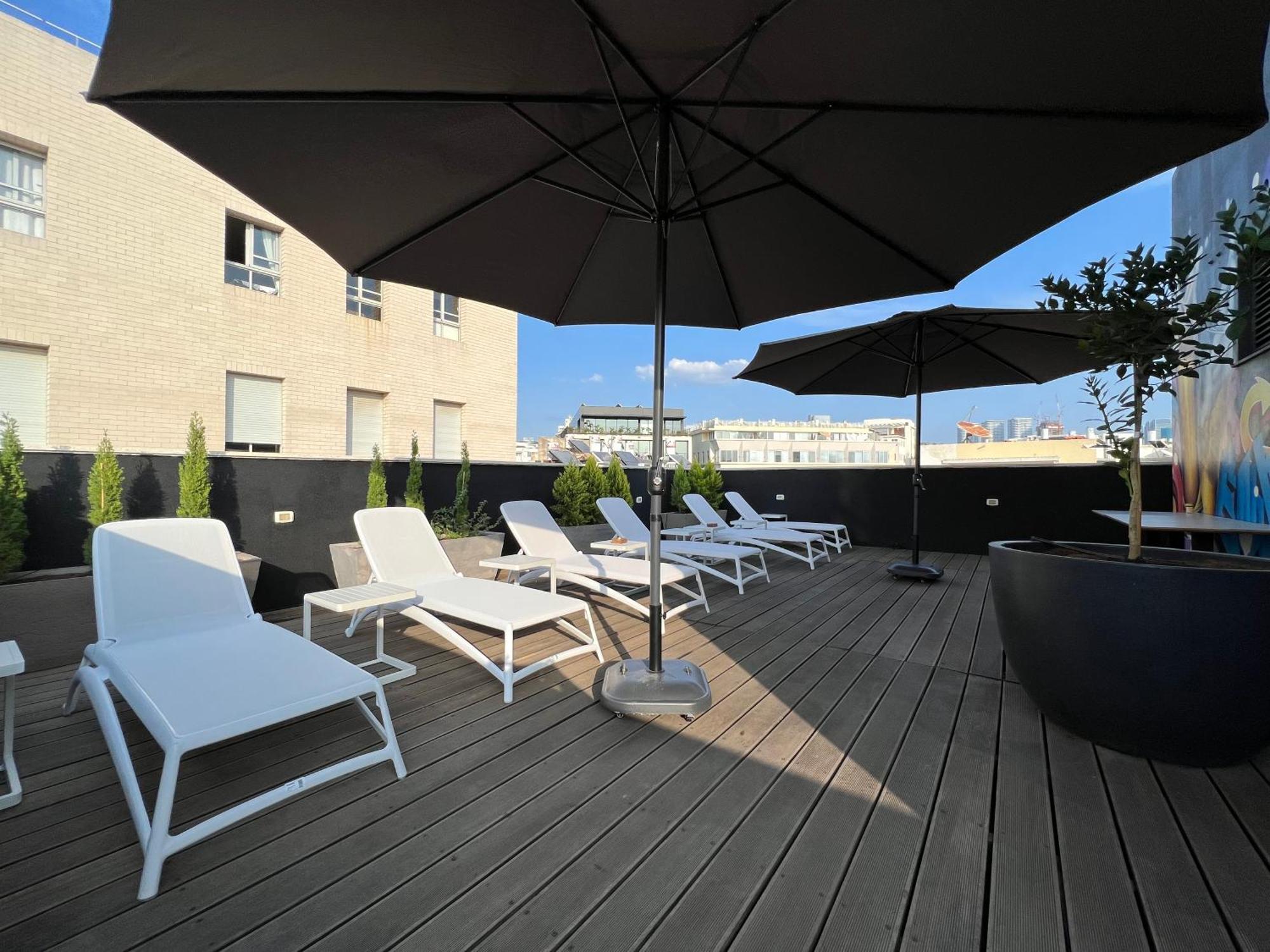 Beer Garden Hotel Tel Aviv Bagian luar foto