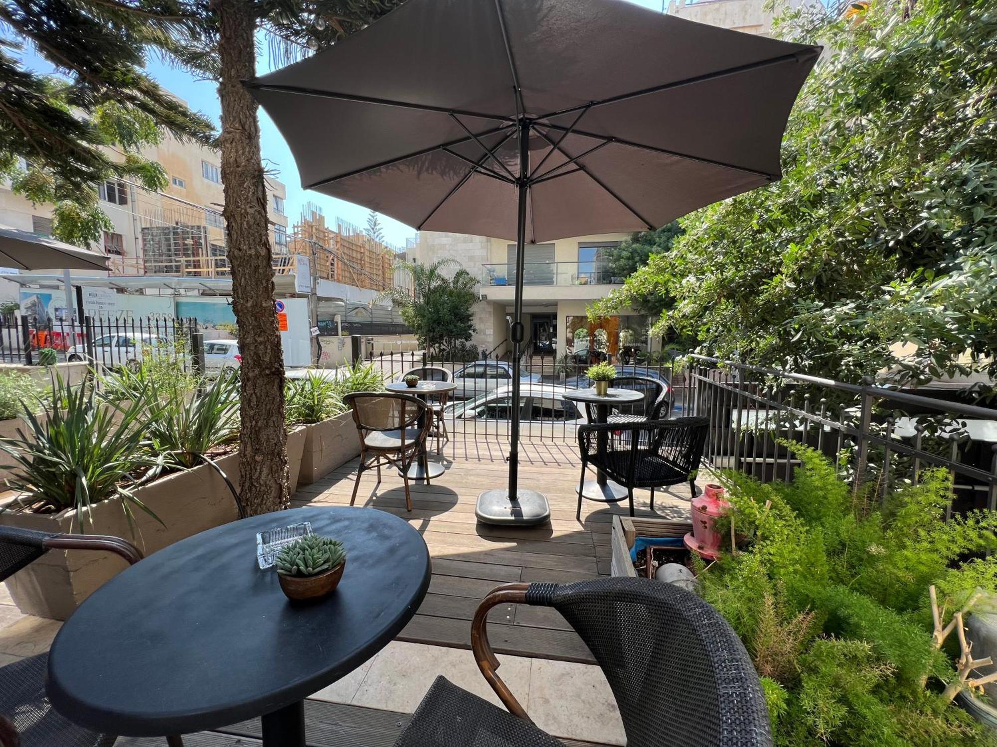 Beer Garden Hotel Tel Aviv Bagian luar foto